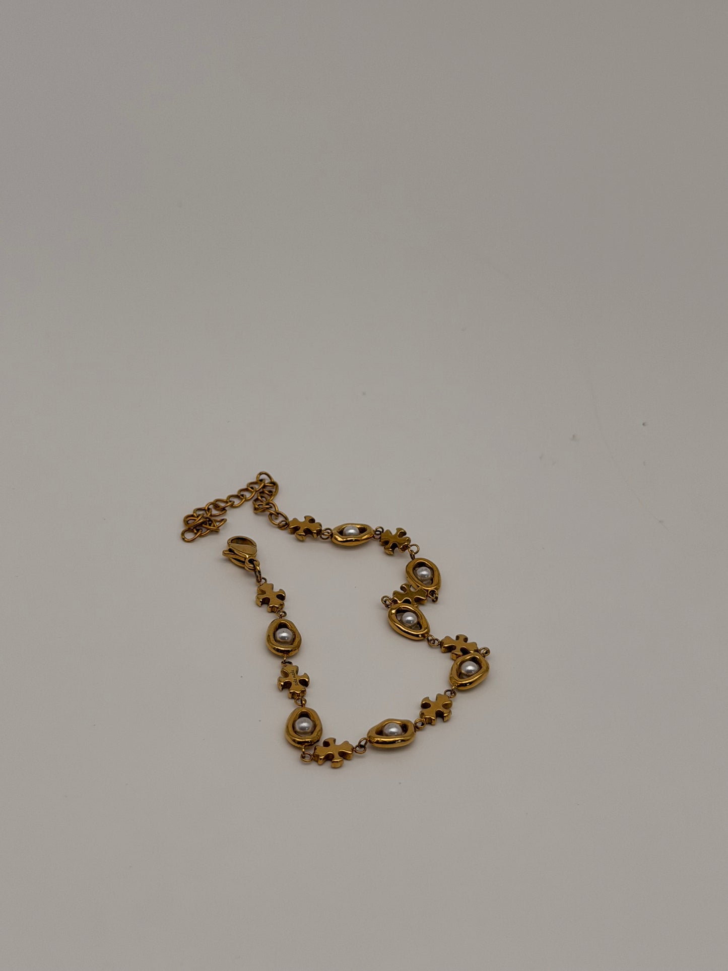 The Paros Pearl Bracelet